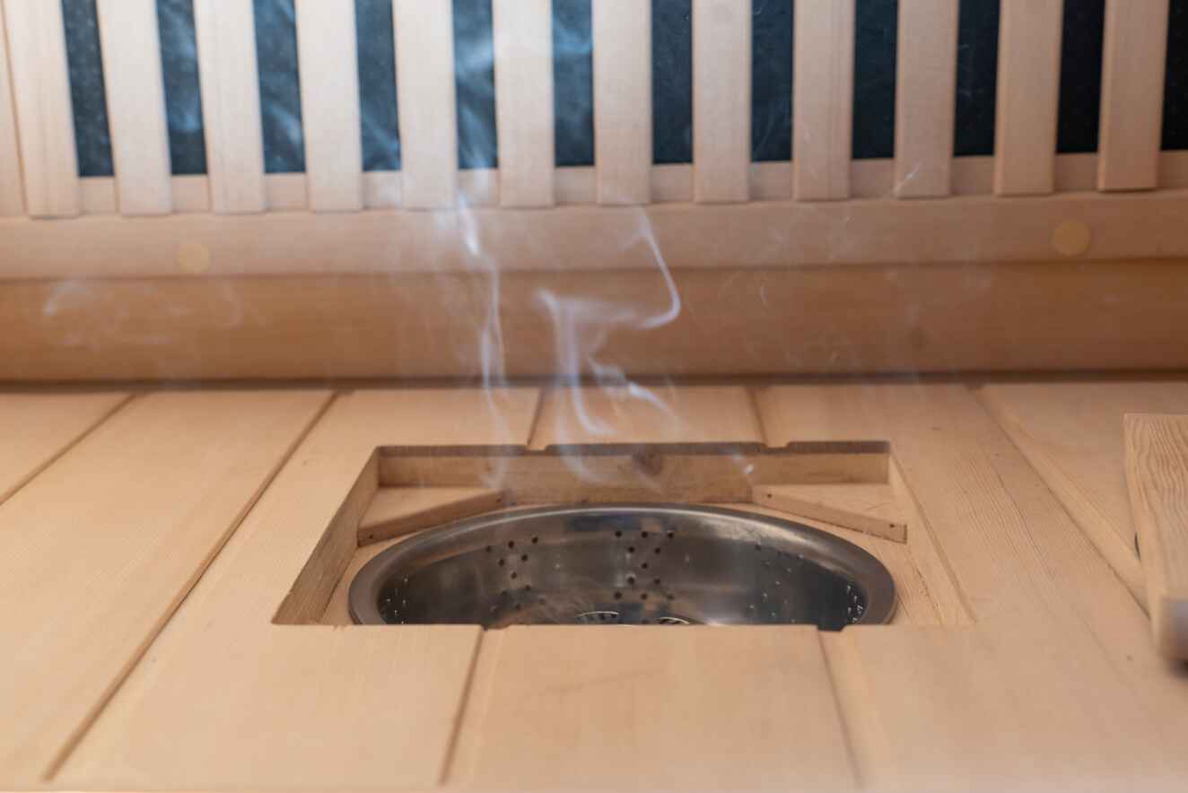 గ్లోబల్ ట్రెండ్ చైనీస్ మోక్సిబస్షన్ సౌనాస్ గో వరల్డ్ వైడ్ హిడెన్ మోక్సిబస్షన్ అండర్ కుషన్స్